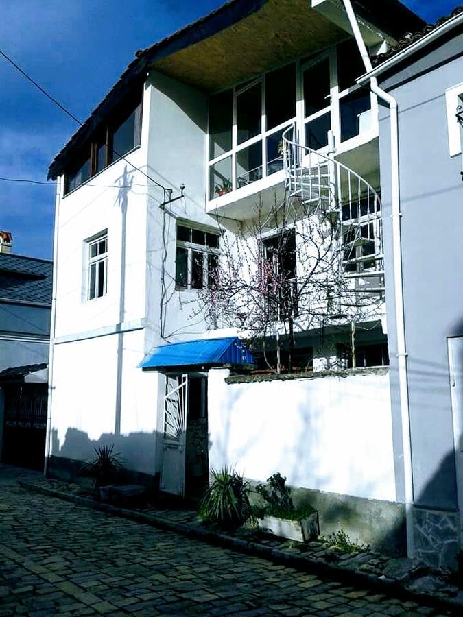 Small Room For Two In Private Villa Korce Exterior foto